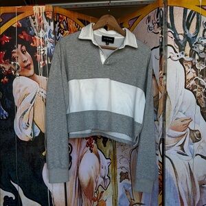 Stylish Gray and White Cropped Sweater